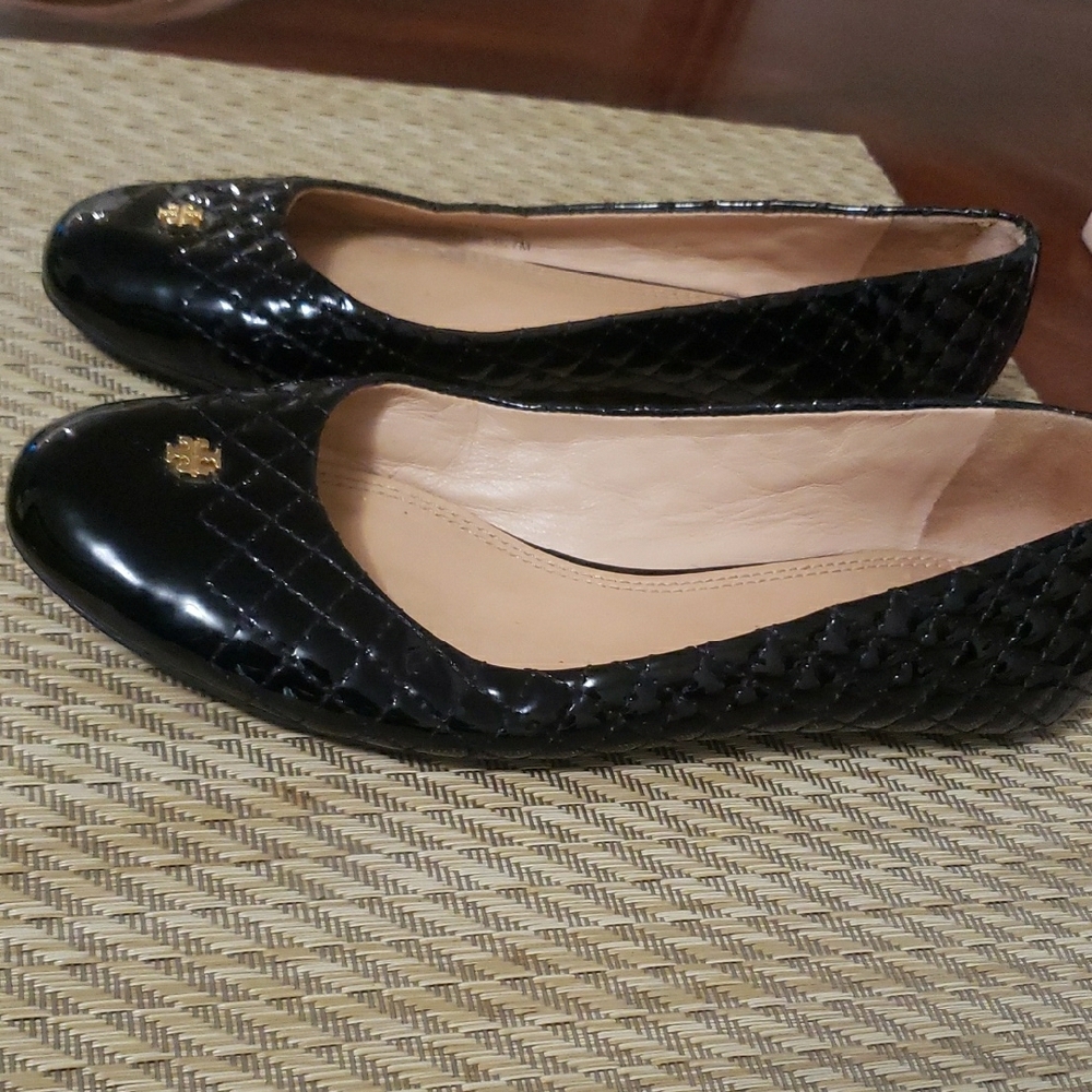 Tory Burch Black Quilted Patent Leather Ballet Flats - Picture 4 of 7
